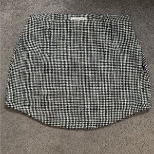 Abercrombie & Fitch Black and White Houndstooth Mini Skirt